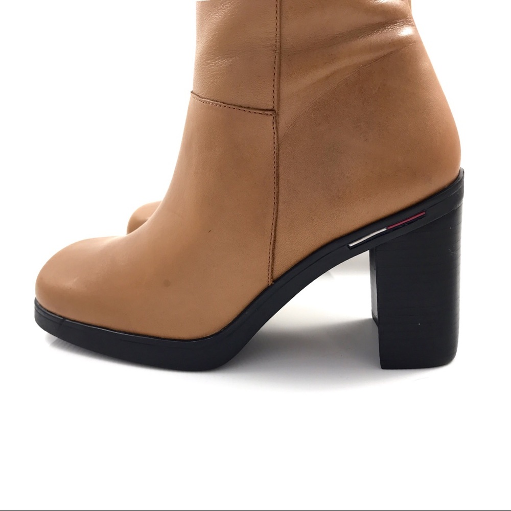 ❌SOLD❌ 90’s TOMMY HILFIGER tall tan leather boots - Picture 3 of 8